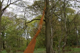 Landscape with Gun and Tree 2010 Installation. Jupiter Artland, Scotland. (Cornelia Parker)