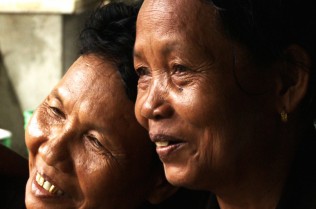 Two girls against the rain, Directed by Sopheak Sao - Cambodia